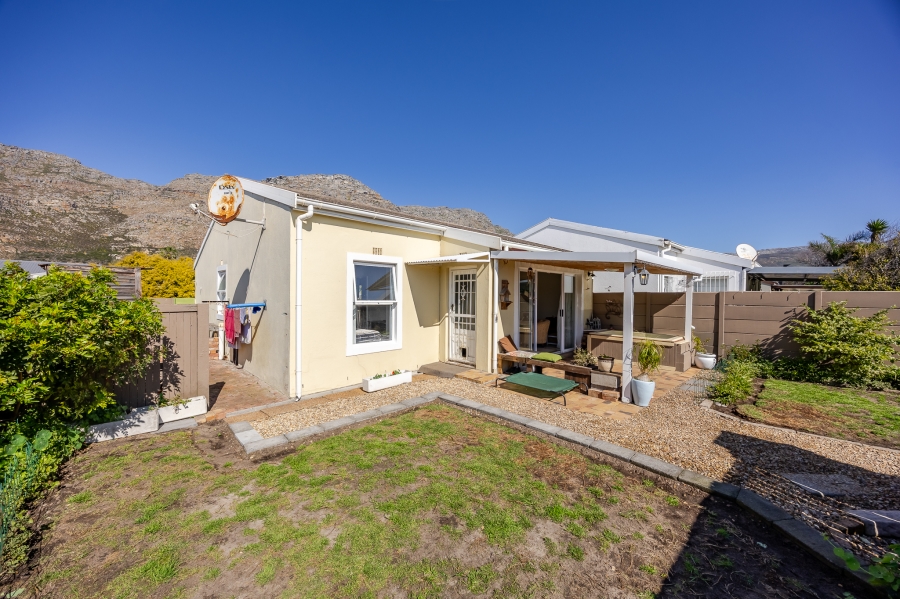 2 Bedroom Property for Sale in Lakeside Western Cape